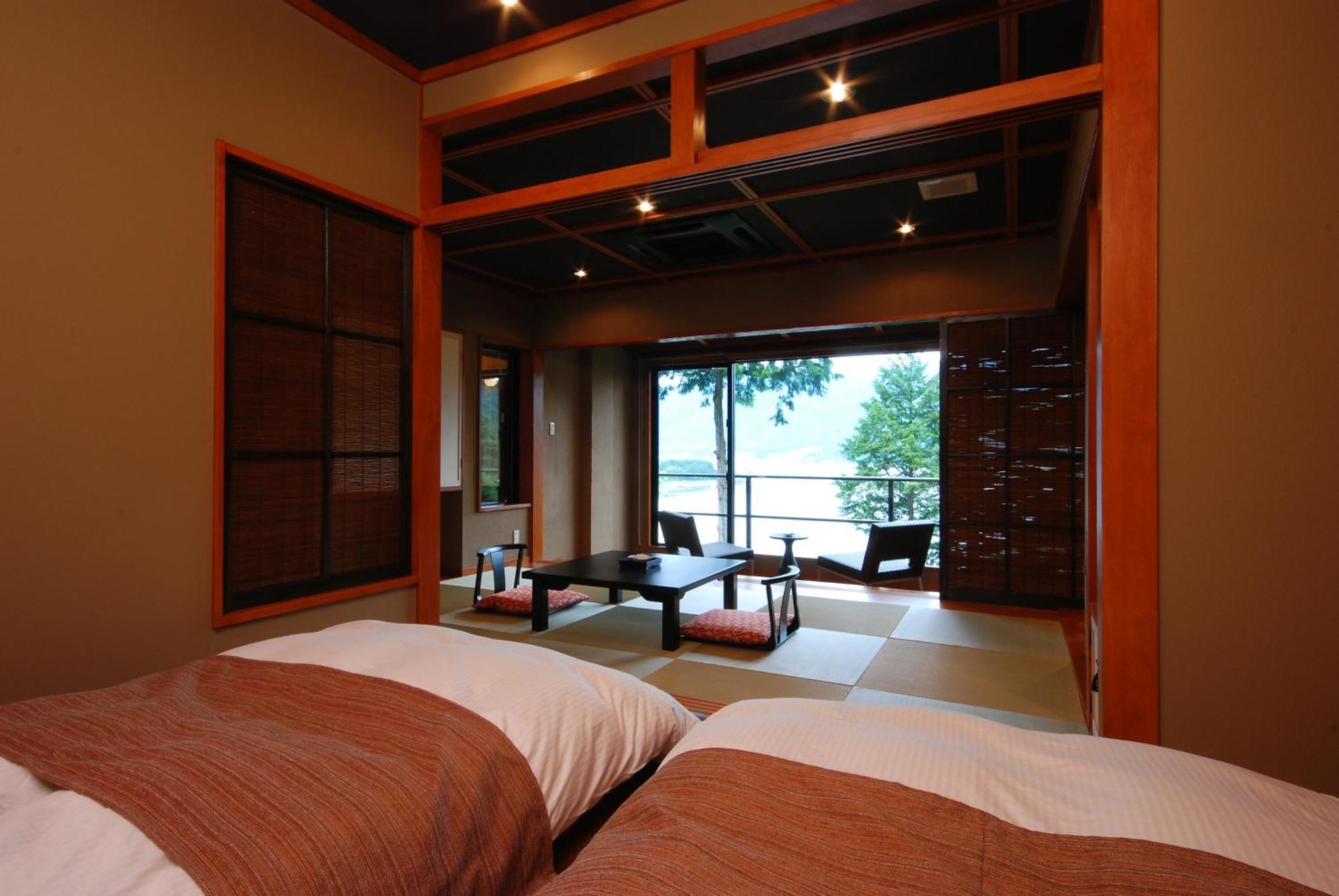 Rakuyu Hotel Fujikawaguchiko Exterior photo