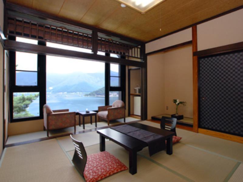 Rakuyu Hotel Fujikawaguchiko Exterior photo